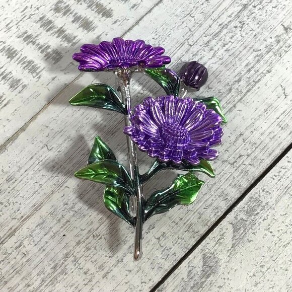 Purple Flower Brooch Pin With Green Leaves Metal Enamel Floral Design Costume Je - Picture 5 of 9